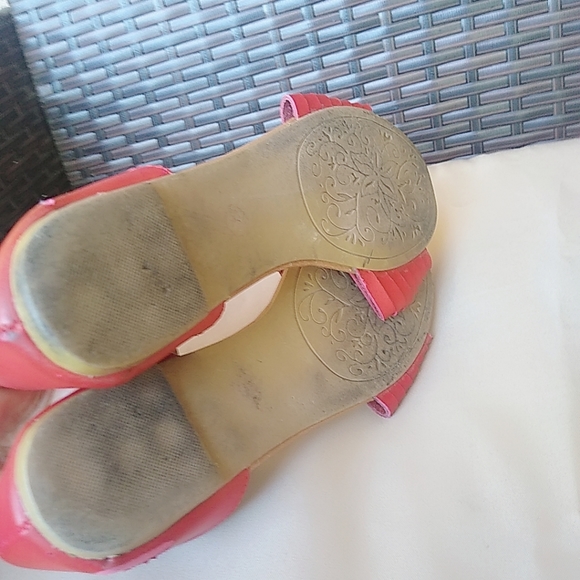 Sandals - Picture 3 of 4